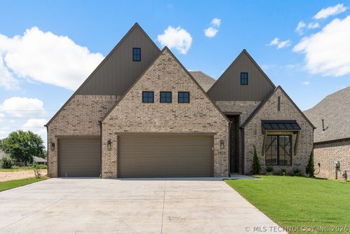 2513 W Twin Oaks St, Broken Arrow, OK, 74011-1426 | Card Image
