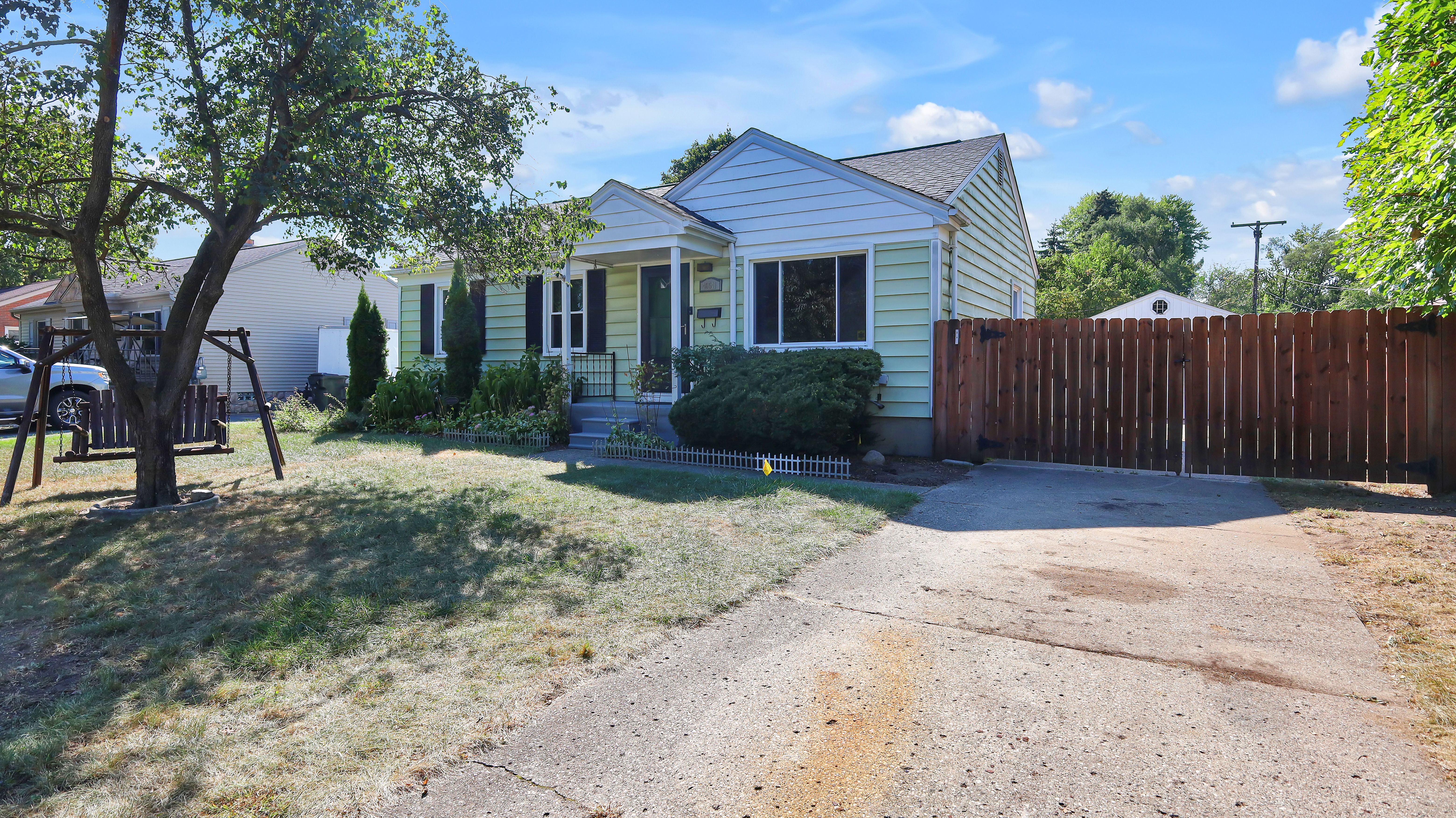 Wright Ave, Shelby Township, MI 48317