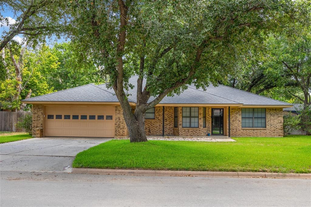10th St, Brownwood, TX 76801
