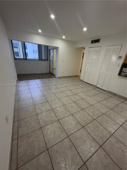 515-750 Nw 43rd Ave, Miami, FL, 33126-3567 | Card Image