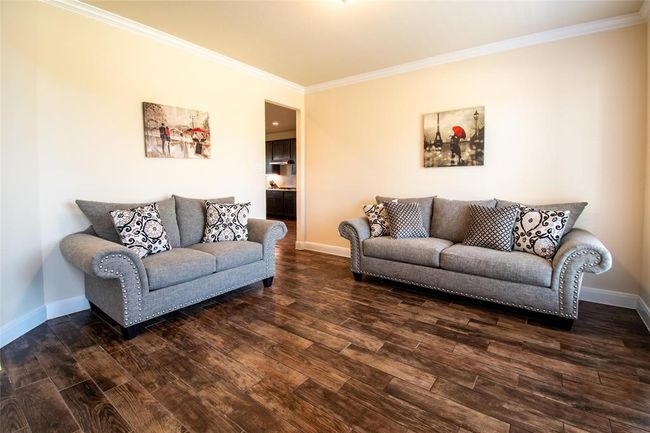 11823 Champions Forest Dr, House other with 4 bedrooms, 4 bathrooms and 7 parking in Mont Belvieu TX | Image 4