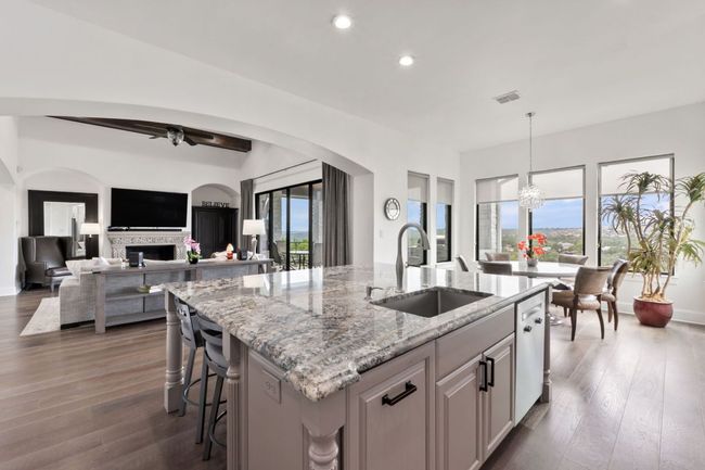 1300 Sparrow Ln, House other with 5 bedrooms, 6 bathrooms and null parking in Austin TX | Image 8