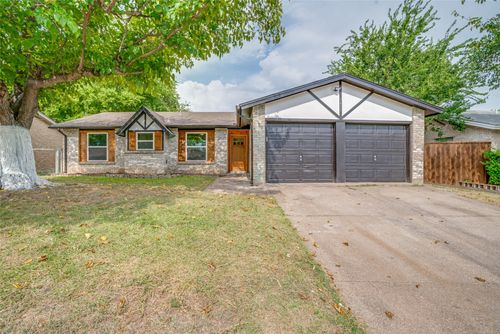1411 Oakbrook St, Lancaster, TX, 75134-2903 | Card Image
