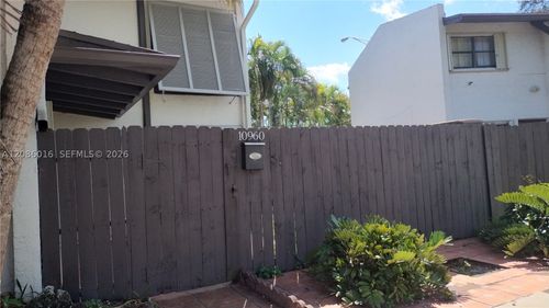 1096-10960 Sw 71st Ln, Miami, FL, 33173-2148 | Card Image