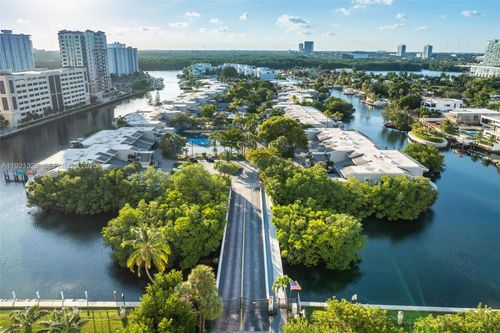 1415-429 Poinciana Dr, Sunny Isles Beach, FL, 33160-4531 | Card Image