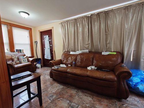 115 199th St, Saint Albans, NY, 11412-2830 | Card Image