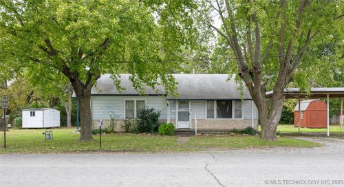 106 S Edith St, Pryor, OK, 74361-3204 | Card Image