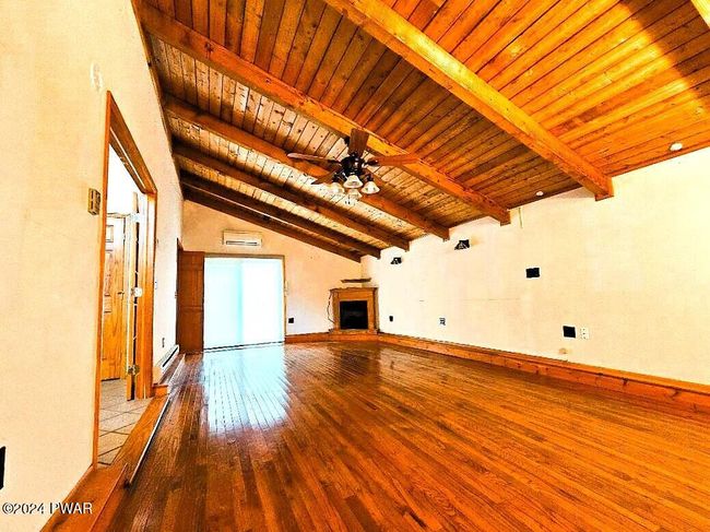 19-Family room | Image 22