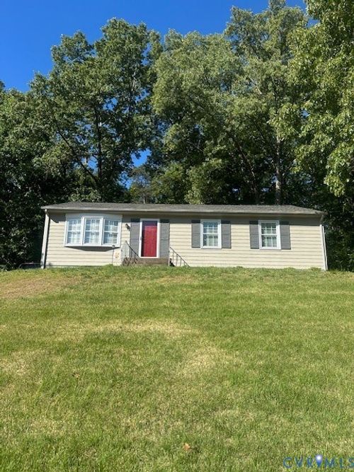 220 Biltmore Dr, Colonial Heights, VA, 23834-1104 | Card Image