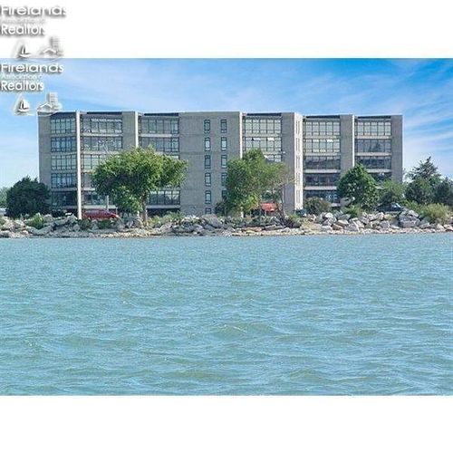 apt-108-711 W Lakeshore Dr, Port Clinton, OH, 43452-9308 | Card Image