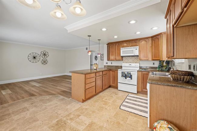APT-38 - 31916 Del Cielo Este, Condo with 2 bedrooms, 2 bathrooms and 2 parking in Bonsall CA | Image 12