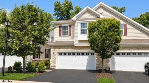28 Camlet Ct, Roseland, NJ, 07068-1142 | Card Image