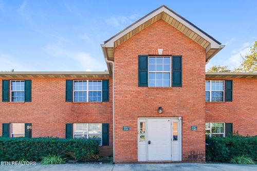 4207 Iona Way, Knoxville, TN, 37912-4354 | Card Image