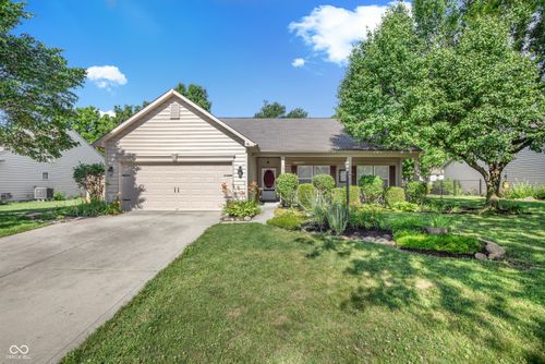 19459 Silver Spring, Noblesville, IN, 46062 | Card Image