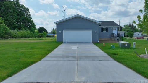 4414 Maple Leaf Trl, Flint, MI, 48506-5005 | Card Image