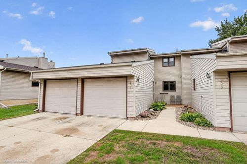 904 Prairie Meadow Court, Waterloo, IA, 50701 | Card Image