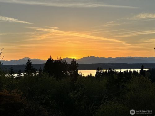 144 Ne Clearview Ln, Bremerton, WA, 98310-7505 | Card Image