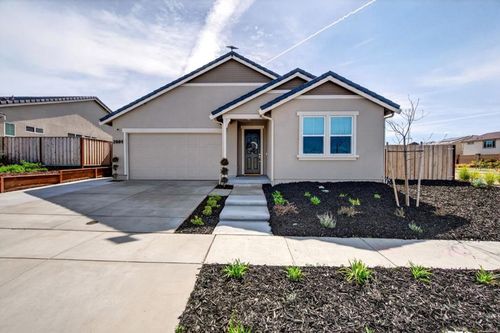 2001 Marigold St, Hollister, CA, 95023-6585 | Card Image
