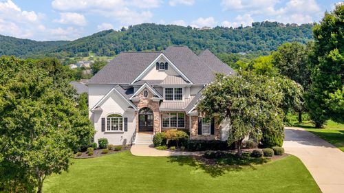 9329 Windrose Cir, Chattanooga, TN, 37421-4818 | Card Image