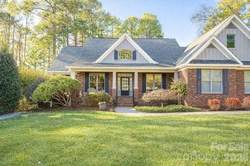 2271 Northview Harbour Dr, Sherrills Ford, NC, 28673-8377 | Card Image