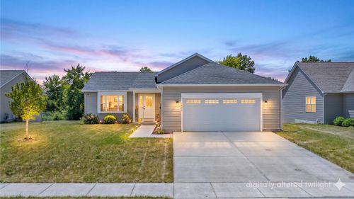 1423 E Longneedle Ln, ELKHORN, WI, 53121-4617 | Card Image