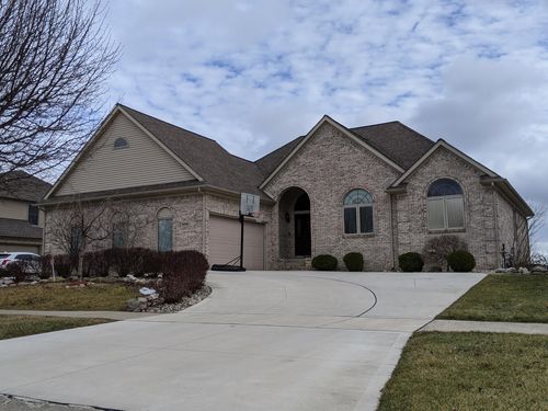 8091 Hunters Ridge Dr, Newport, MI, 48166-7803 | Card Image