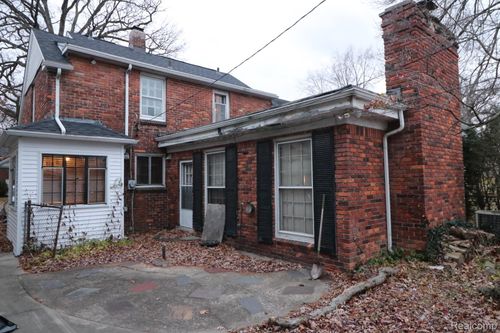 2720 Woodstock Dr, Highland Park, MI, 48203-1065 | Card Image