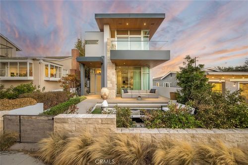 324 17th St, Manhattan Beach, CA, 90266-4636 | Card Image