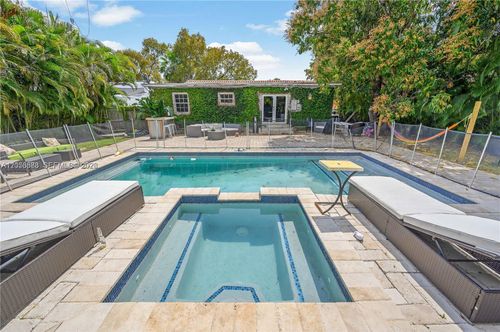 2427 Sw 12th St, Miami, FL, 33135-4813 | Card Image