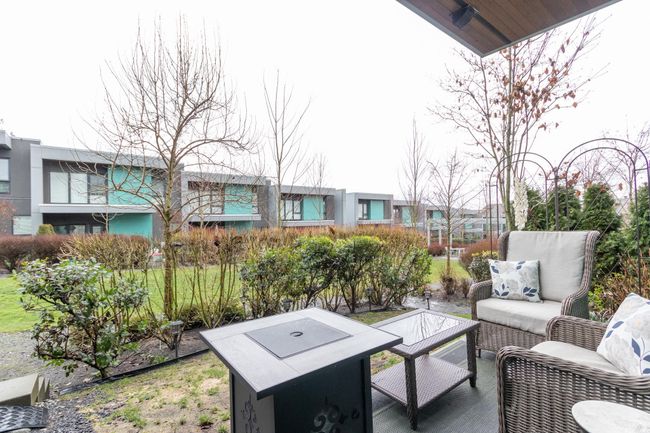 33 - 3595 Salal Drive, Townhouse with 3 bedrooms, 2 bathrooms and 4 parking in North Vancouver BC | Image 21
