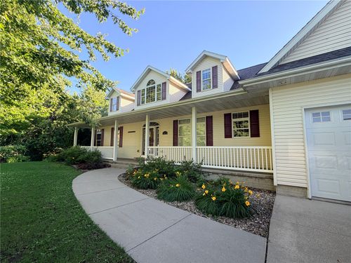 2675 Madison Ln, Urbana, IA, 52345-9110 | Card Image