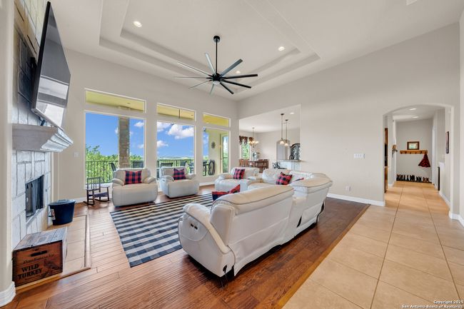10210 Rafter O Trl, House other with 3 bedrooms, 3 bathrooms and null parking in Helotes TX | Image 10
