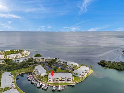 apt-d-5257 Beach Dr Se, SAINT PETERSBURG, FL, 33705-4881 | Card Image