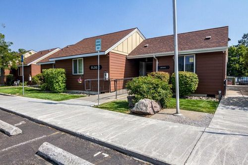 2212 Cove Ave, La Grande, OR, 97850-3923 | Card Image