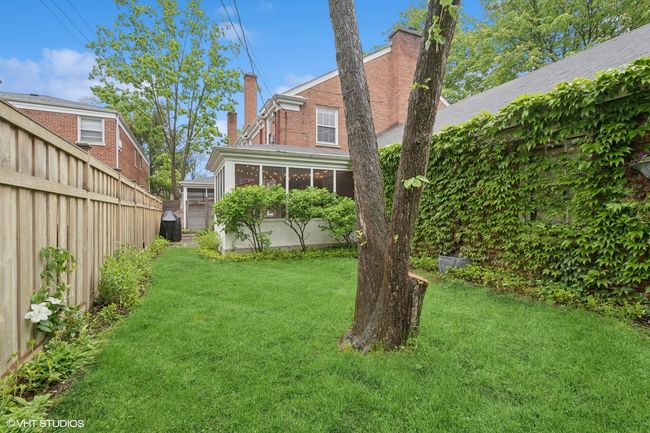 2546 Marcy Ave, Townhouse with 3 bedrooms, 2 bathrooms and 2 parking in Evanston IL | Image 23