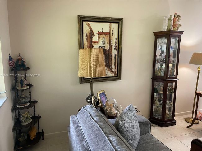 105 - 2300 Park Ln, Condo with 1 bedrooms, 1 bathrooms and null parking in Hollywood FL | Image 8