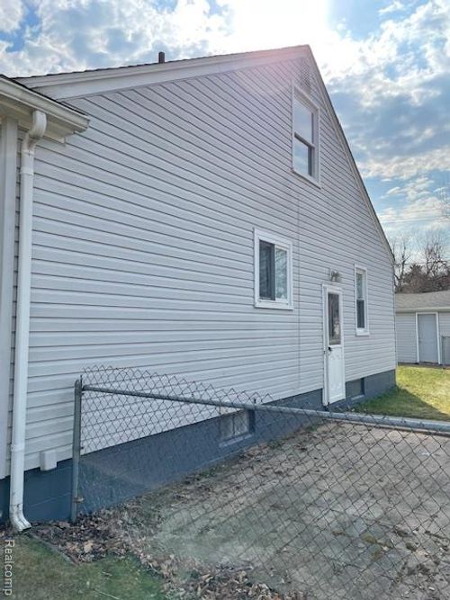 19815 Poinciana, Redford, MI, 48240-1653 | Card Image