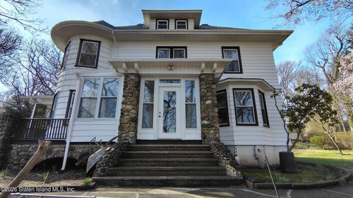 150 Douglas Rd, Staten Island, NY, 10304-1524 | Card Image