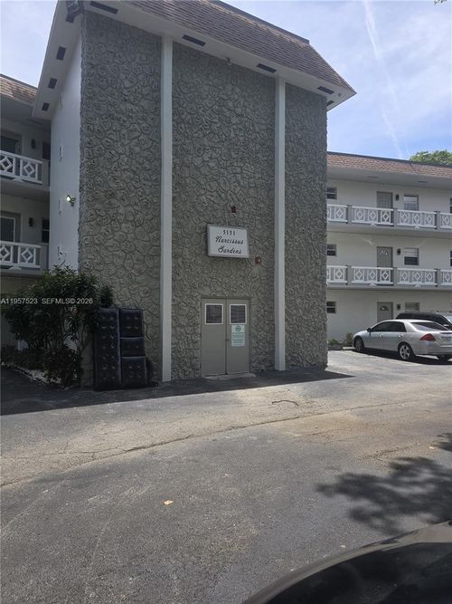apt-303-5151 W Oakland Park Blvd, Lauderdale Lakes, FL, 33313-7925 | Card Image