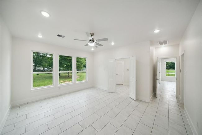 702 Azalea St, House other with 4 bedrooms, 2 bathrooms and 2 parking in Prairie View TX | Image 16