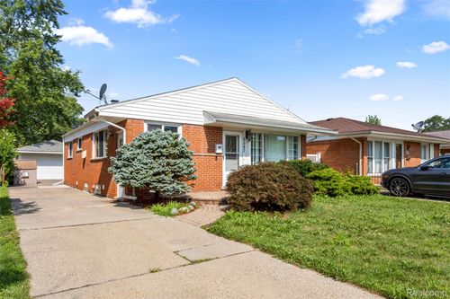 6547 Colonial St, Dearborn Heights, MI, 48127-2110 | Card Image