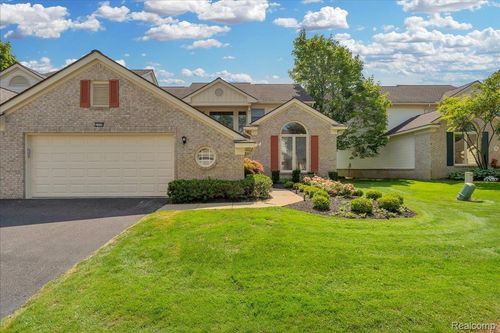 7109 Winding Brook Ct, West Bloomfield, MI, 48322-3585 | Card Image