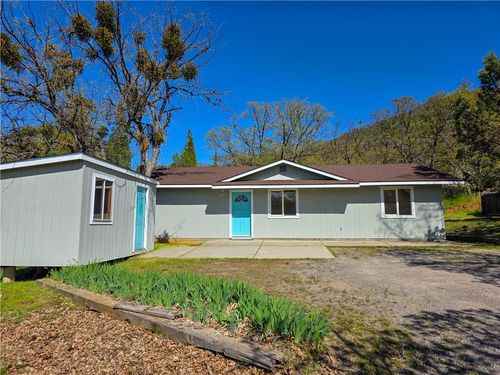 1421 Quail Ave, Yreka, CA, 96097-9633 | Card Image