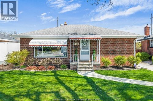 446 St John St, Windsor, ON, N8S3T7 | Card Image