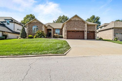 8310 Rolling Hills Dr, Nixa, MO, 65714-7393 | Card Image