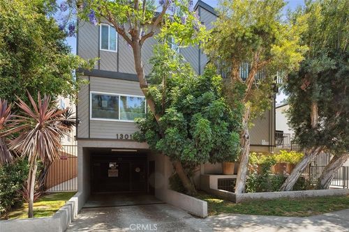 8-13012 Valleyheart Dr, Studio City, CA, 91604-3424 | Card Image