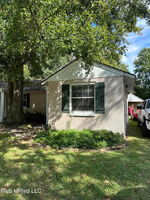 1804 Resca De La Palma St, Pascagoula, MS, 39567-6565 | Card Image