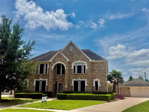3613 Knotty Pine Cir, Pearland, TX, 77581-8702 | Card Image