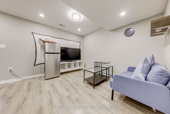 23 Cherna Ave, House attached with 6 bedrooms, 4 bathrooms and 2 parking in Markham ON | Image 33
