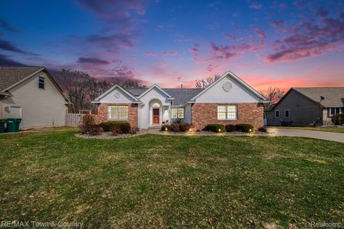 223 Primrose Ln, Flushing, MI, 48433-2699 | Card Image